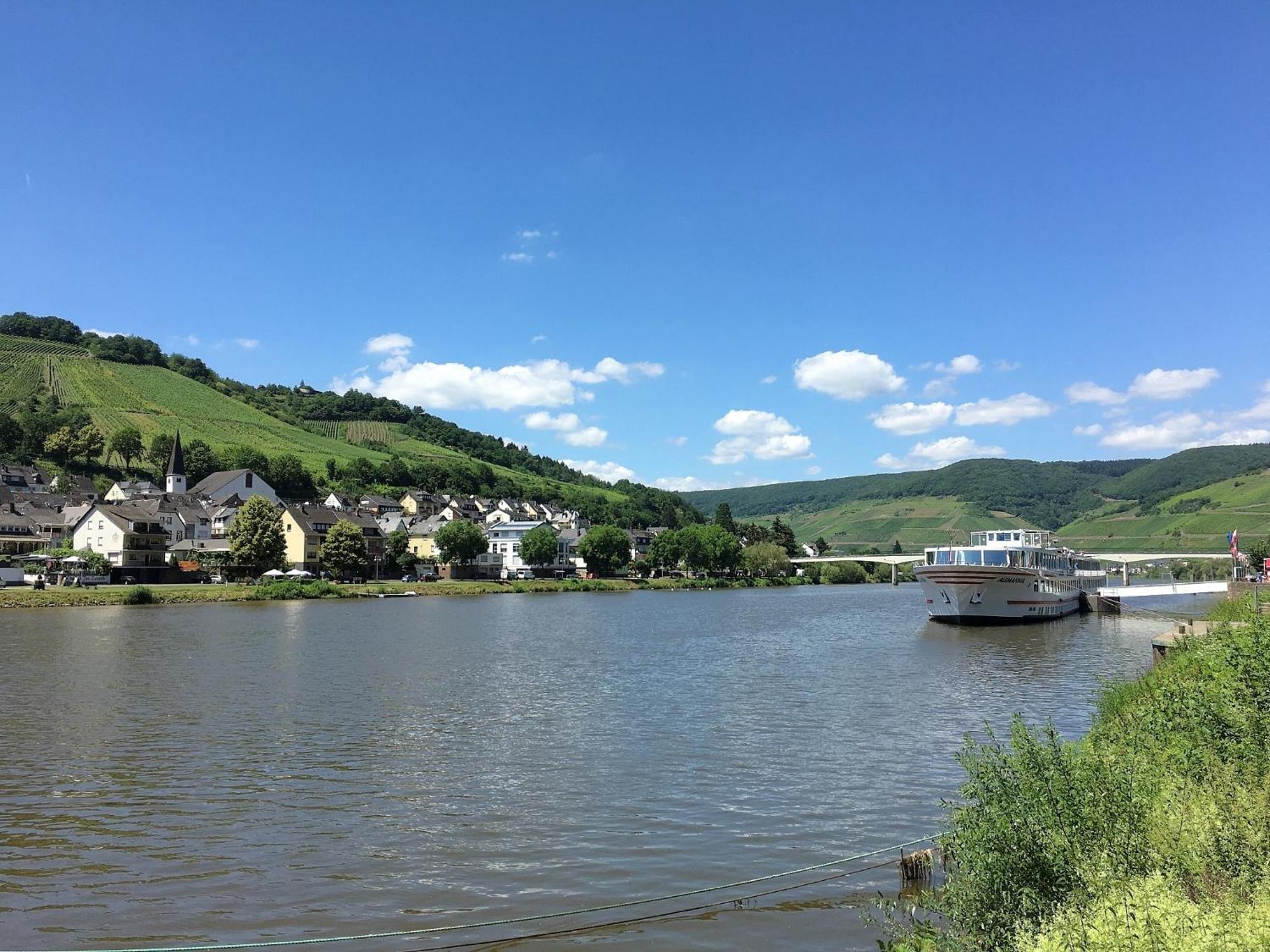 Ferienhaus Moselpromenade Zell an der Mosel Exterior photo